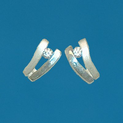 Zilveren oorbellen met kristallen edelstenen